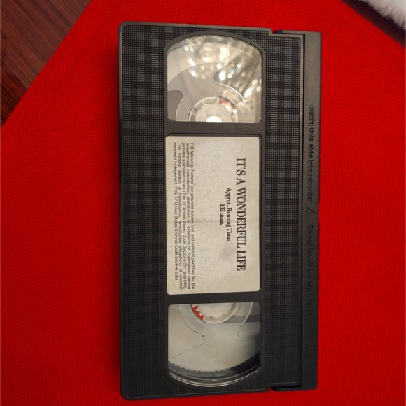 IT’S A WONDERFUL LIFE 2022 THE COMPLETE GUIDE 75th ANNIVERSARY MAGAZINE Plus VHS - Picture 15 of 15